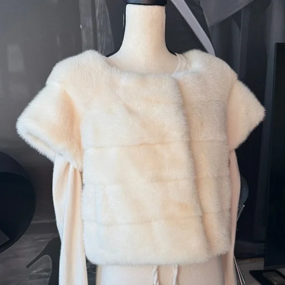 Elegant Cream Real 100% mink Fur Jacket, size M